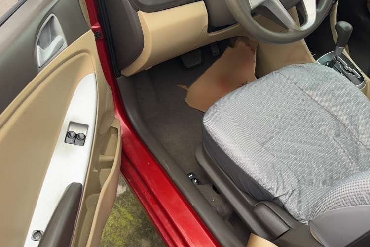 Used Hyundai Verna (older generation) 2013 Sedan 1.4L Automatic Standard GL Model Interior 2