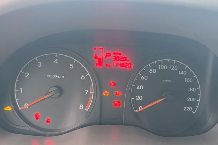 Used Hyundai Verna (older generation) 2013 Sedan 1.4L Automatic Standard GL Model Odometer Close Up