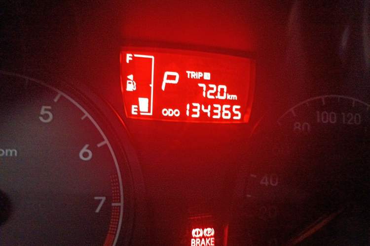 Used Hyundai Verna (older generation) 2013 Sedan 1.4L Automatic Standard GL Model Odometer Close Up