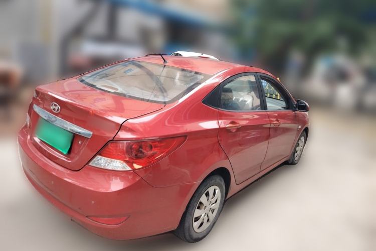 Used Hyundai Verna (older generation) 2013 Sedan 1.4L Automatic Standard GL Model Rear Right 45 Deg
