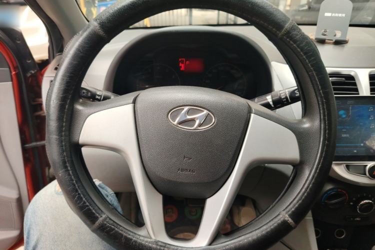 Used Hyundai Verna (older generation) 2013 Sedan 1.4L Automatic Standard GL Model Steering Wheel