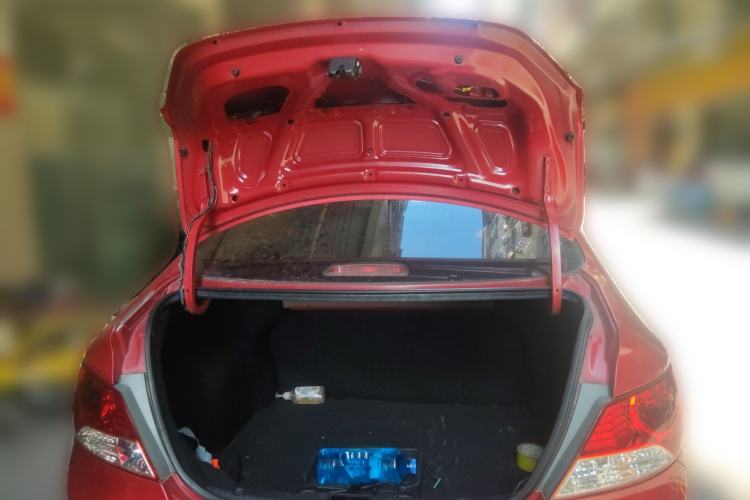 Used Hyundai Verna (older generation) 2013 Sedan 1.4L Automatic Standard GL Model Trunk