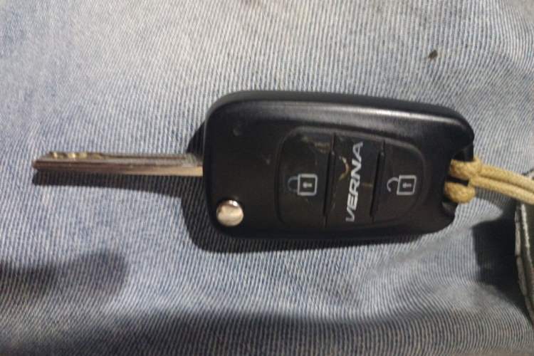 Used Hyundai Verna (older generation) 2013 Sedan 1.4L Automatic Standard GL Model Vehicle Key