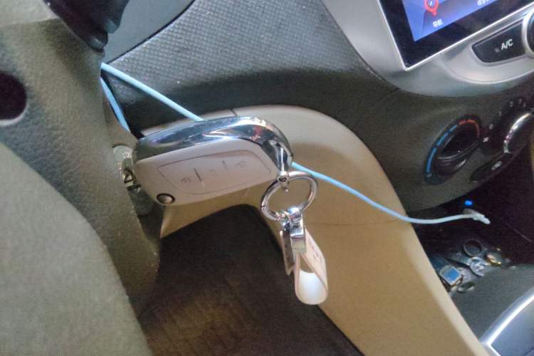 Used Hyundai Verna (older generation) 2013 Sedan 1.4L Automatic Standard GL Model Vehicle Key