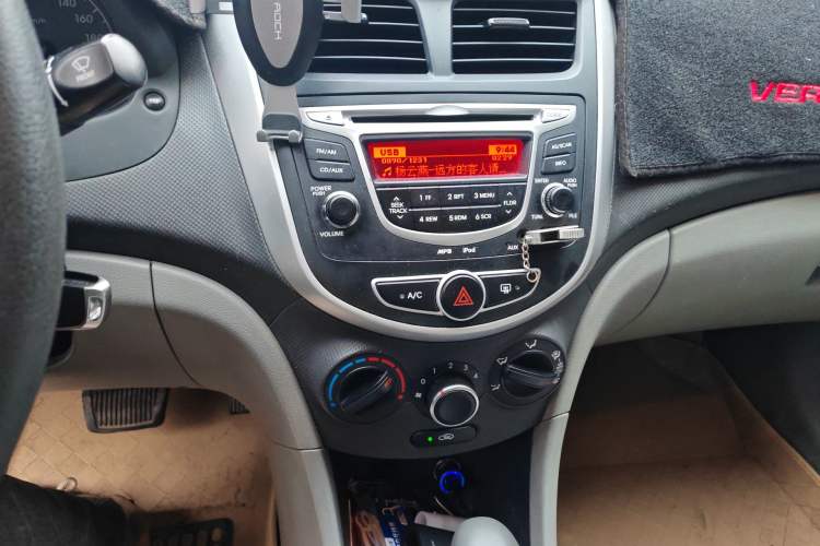 Used Hyundai Verna (older generation) 2013 Sedan 1.4L Automatic Standard GL Model Audio And AC Panel