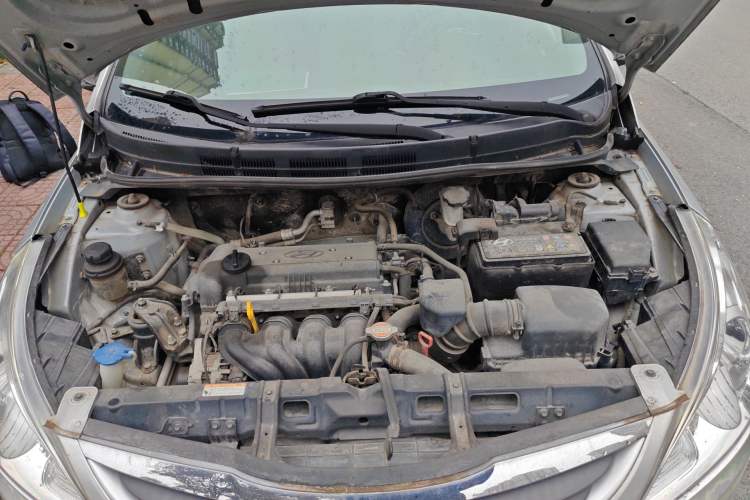 Used Hyundai Verna (older generation) 2013 Sedan 1.4L Automatic Standard GL Model Engine Bay