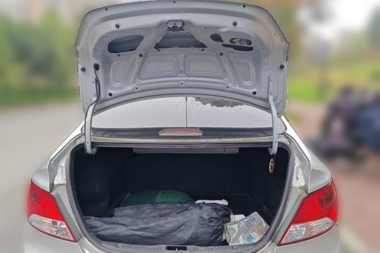 Used Hyundai Verna (older generation) 2013 Sedan 1.4L Automatic Standard GL Model Trunk