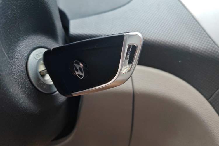 Used Hyundai Verna (older generation) 2013 Sedan 1.4L Automatic Standard GL Model Vehicle Key