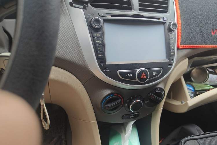 Used Hyundai Verna (older generation) 2013 Sedan 1.4L Automatic Standard GL Model Audio And AC Panel