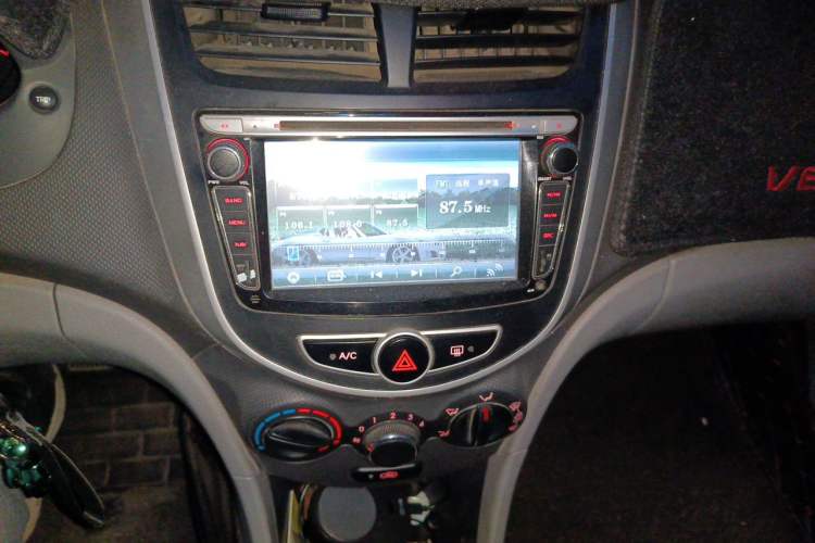 Used Hyundai Verna (older generation) 2013 Sedan 1.4L Automatic Standard GL Model Audio And AC Panel