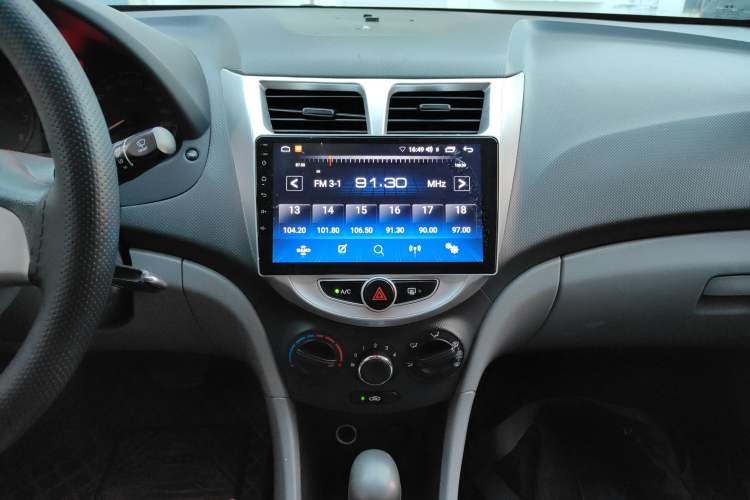 Used Hyundai Verna (older generation) 2013 Sedan 1.4L Automatic Standard GL Model Audio And AC Panel
