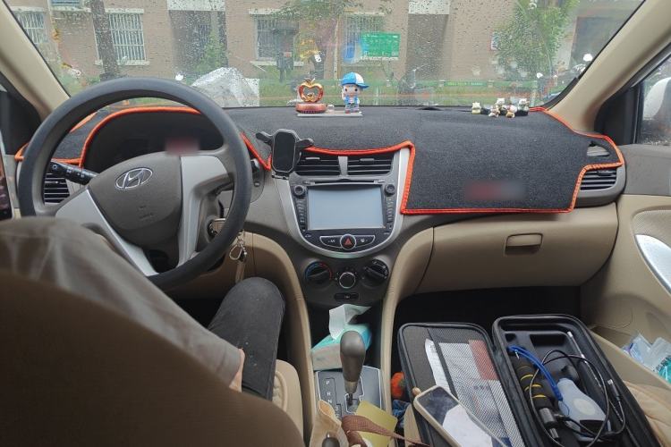 Used Hyundai Verna (older generation) 2013 Sedan 1.4L Automatic Standard GL Model Center Console