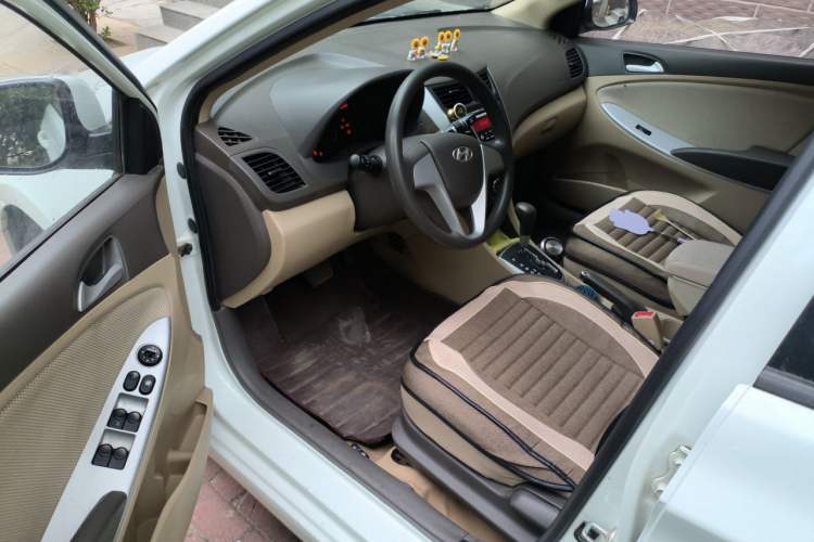 Used Hyundai Verna (older generation) 2013 Sedan 1.4L Automatic Standard GL Model Driver Seat