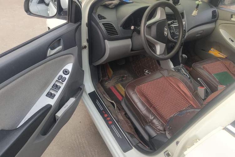 Used Hyundai Verna (older generation) 2013 Sedan 1.4L Automatic Standard GL Model Driver Seat