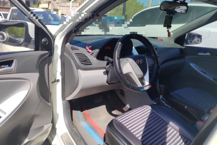 Used Hyundai Verna (older generation) 2013 Sedan 1.4L Automatic Standard GL Model Driver Seat