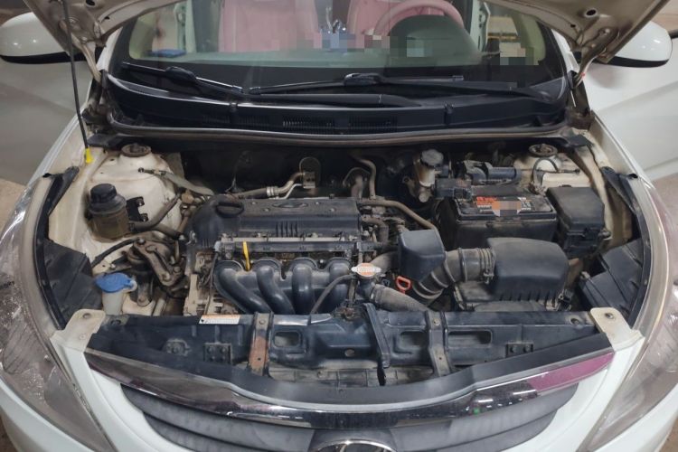 Used Hyundai Verna (older generation) 2013 Sedan 1.4L Automatic Standard GL Model Engine Bay