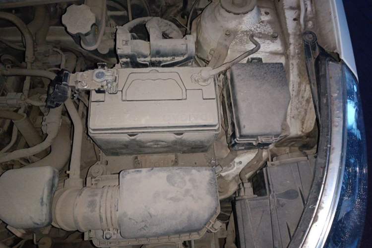 Used Hyundai Verna (older generation) 2013 Sedan 1.4L Automatic Standard GL Model Engine Bay Left