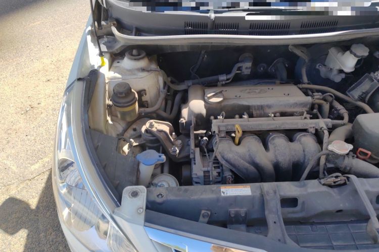 Used Hyundai Verna (older generation) 2013 Sedan 1.4L Automatic Standard GL Model Engine Bay Right