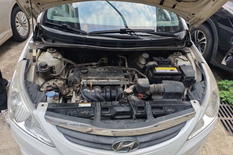 Used Hyundai Verna (older generation) 2013 Sedan 1.4L Automatic Standard GL Model Engine Bay