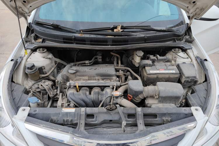 Used Hyundai Verna (older generation) 2013 Sedan 1.4L Automatic Standard GL Model Engine Bay