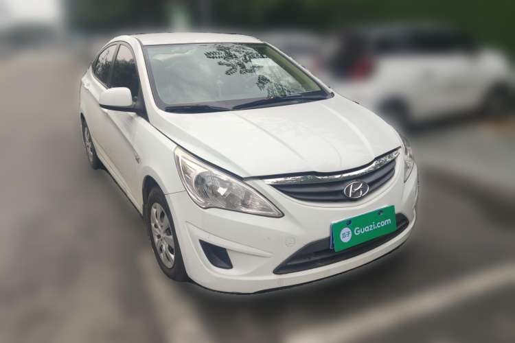 Used Hyundai Verna (older generation) 2013 Sedan 1.4L Automatic Standard GL Model Front Right 45 Deg