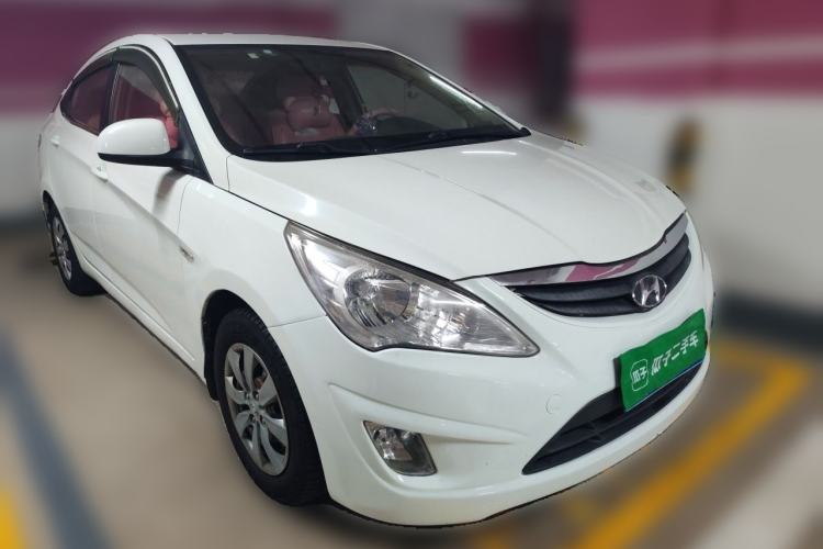 Used Hyundai Verna (older generation) 2013 Sedan 1.4L Automatic Standard GL Model Front Right 45 Deg