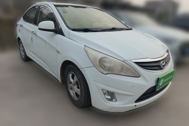 Used Hyundai Verna (older generation) 2013 Sedan 1.4L Automatic Standard GL Model Front Right 45 Deg