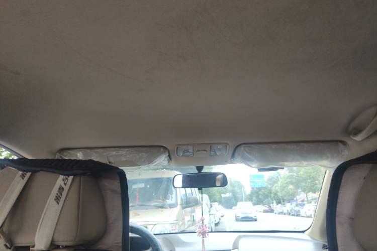 Used Hyundai Verna (older generation) 2013 Sedan 1.4L Automatic Standard GL Model Headliner