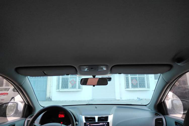 Used Hyundai Verna (older generation) 2013 Sedan 1.4L Automatic Standard GL Model Headliner