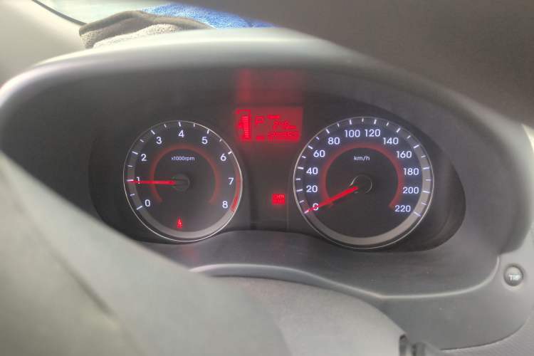 Used Hyundai Verna (older generation) 2013 Sedan 1.4L Automatic Standard GL Model Instrument Cluster