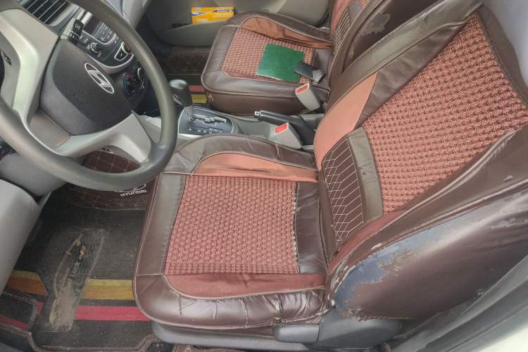 Used Hyundai Verna (older generation) 2013 Sedan 1.4L Automatic Standard GL Model Left Front Seat