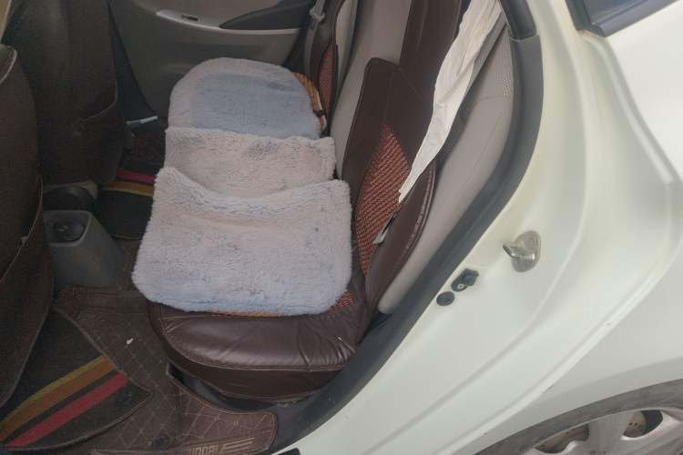Used Hyundai Verna (older generation) 2013 Sedan 1.4L Automatic Standard GL Model Left Rear Seat