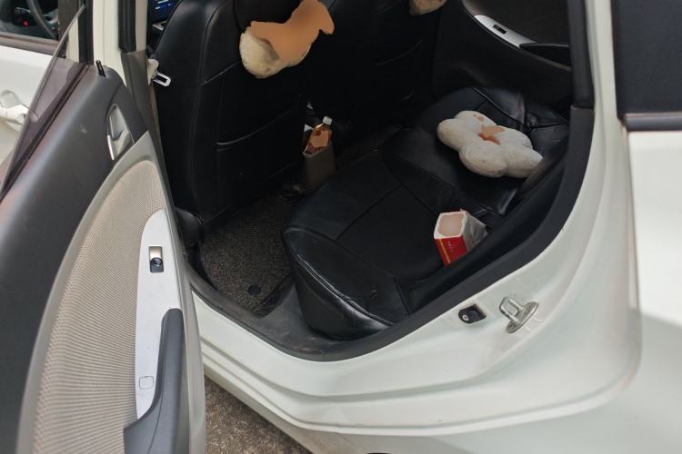 Used Hyundai Verna (older generation) 2013 Sedan 1.4L Automatic Standard GL Model Left Rear Seat