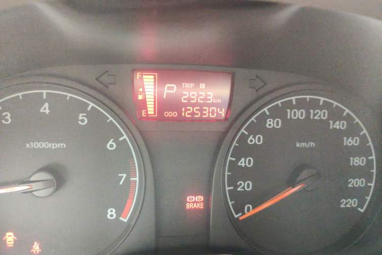 Used Hyundai Verna (older generation) 2013 Sedan 1.4L Automatic Standard GL Model Odometer Close Up
