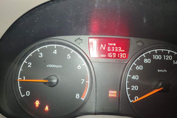 Used Hyundai Verna (older generation) 2013 Sedan 1.4L Automatic Standard GL Model Odometer Close Up