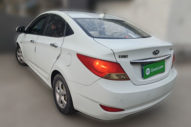 Used Hyundai Verna (older generation) 2013 Sedan 1.4L Automatic Standard GL Model Rear Left 45 Deg
