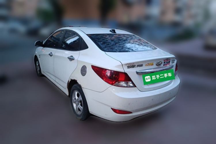 Used Hyundai Verna (older generation) 2013 Sedan 1.4L Automatic Standard GL Model Rear Left 45 Deg