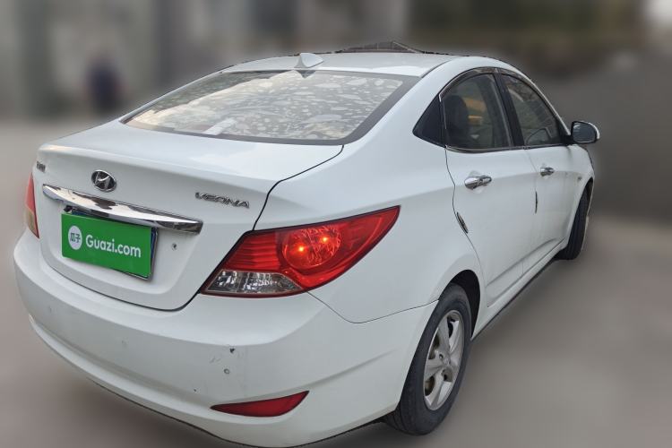 Used Hyundai Verna (older generation) 2013 Sedan 1.4L Automatic Standard GL Model Rear Right 45 Deg