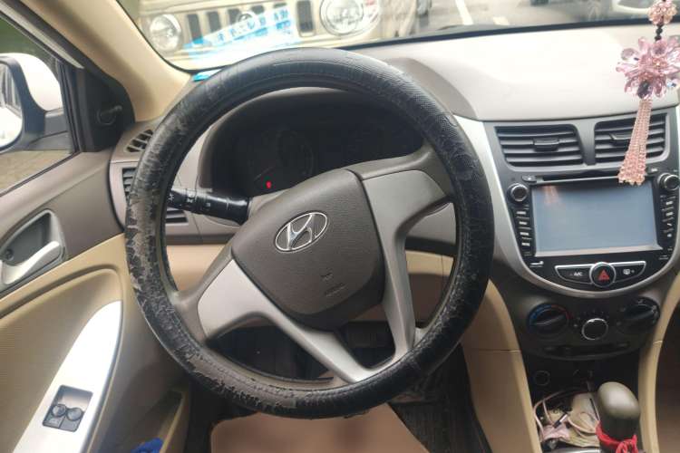 Used Hyundai Verna (older generation) 2013 Sedan 1.4L Automatic Standard GL Model Steering Wheel
