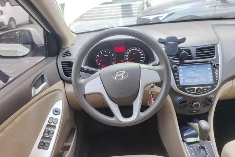 Used Hyundai Verna (older generation) 2013 Sedan 1.4L Automatic Standard GL Model Steering Wheel