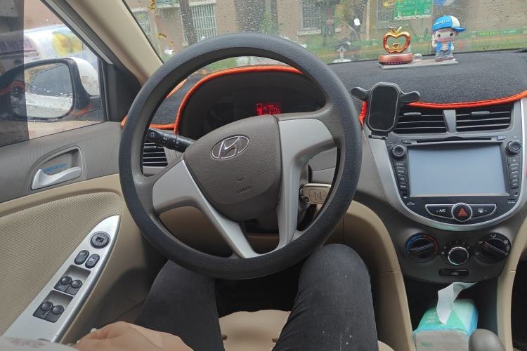 Used Hyundai Verna (older generation) 2013 Sedan 1.4L Automatic Standard GL Model Steering Wheel