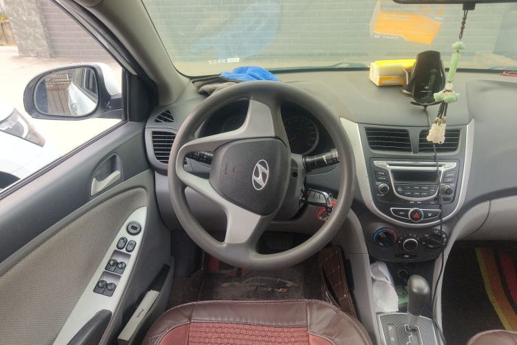 Used Hyundai Verna (older generation) 2013 Sedan 1.4L Automatic Standard GL Model Steering Wheel