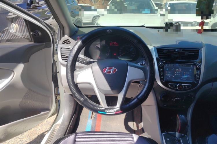 Used Hyundai Verna (older generation) 2013 Sedan 1.4L Automatic Standard GL Model Steering Wheel