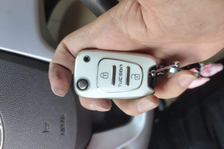 Used Hyundai Verna (older generation) 2013 Sedan 1.4L Automatic Standard GL Model Vehicle Key