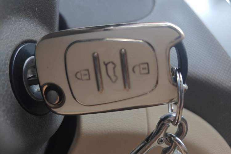 Used Hyundai Verna (older generation) 2013 Sedan 1.4L Automatic Standard GL Model Vehicle Key