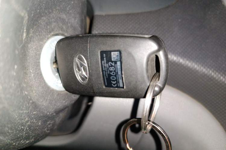 Used Hyundai Verna (older generation) 2013 Sedan 1.4L Automatic Standard GL Model Vehicle Key