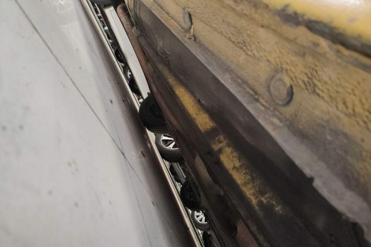Used Hyundai Verna (older generation) 2013 Sedan 1.4L Automatic Standard GL Model Chassis Front Right