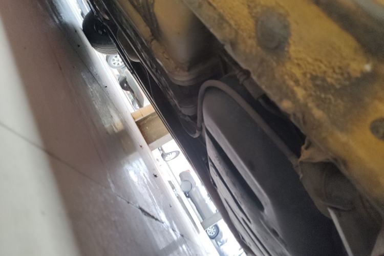 Used Hyundai Verna (older generation) 2013 Sedan 1.4L Automatic Standard GL Model Chassis Rear Left