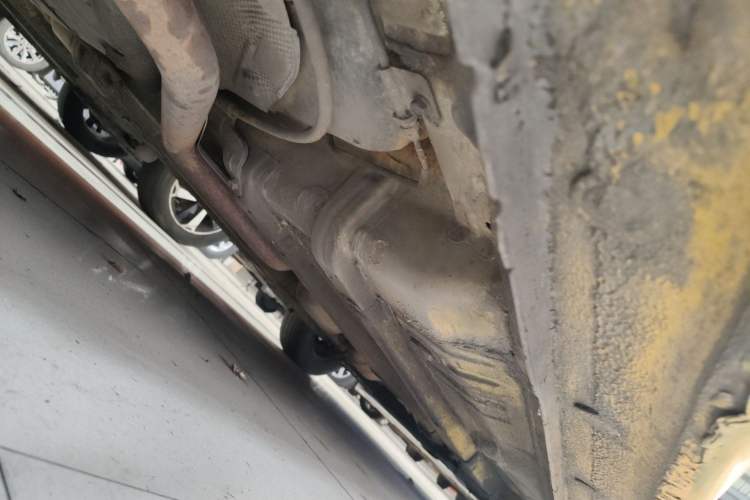 Used Hyundai Verna (older generation) 2013 Sedan 1.4L Automatic Standard GL Model Chassis Rear Right