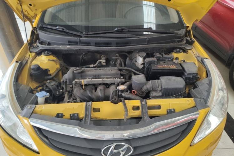 Used Hyundai Verna (older generation) 2013 Sedan 1.4L Automatic Standard GL Model Engine Bay